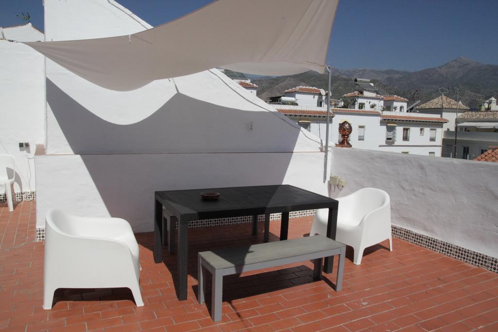 Easy * Nerja